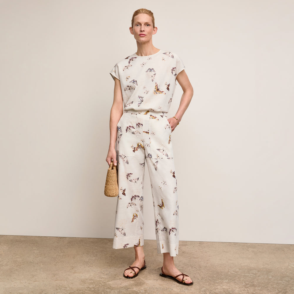 Front image of a woman wearing The Didion Top - Airy Cotton :: Butterfly Print
