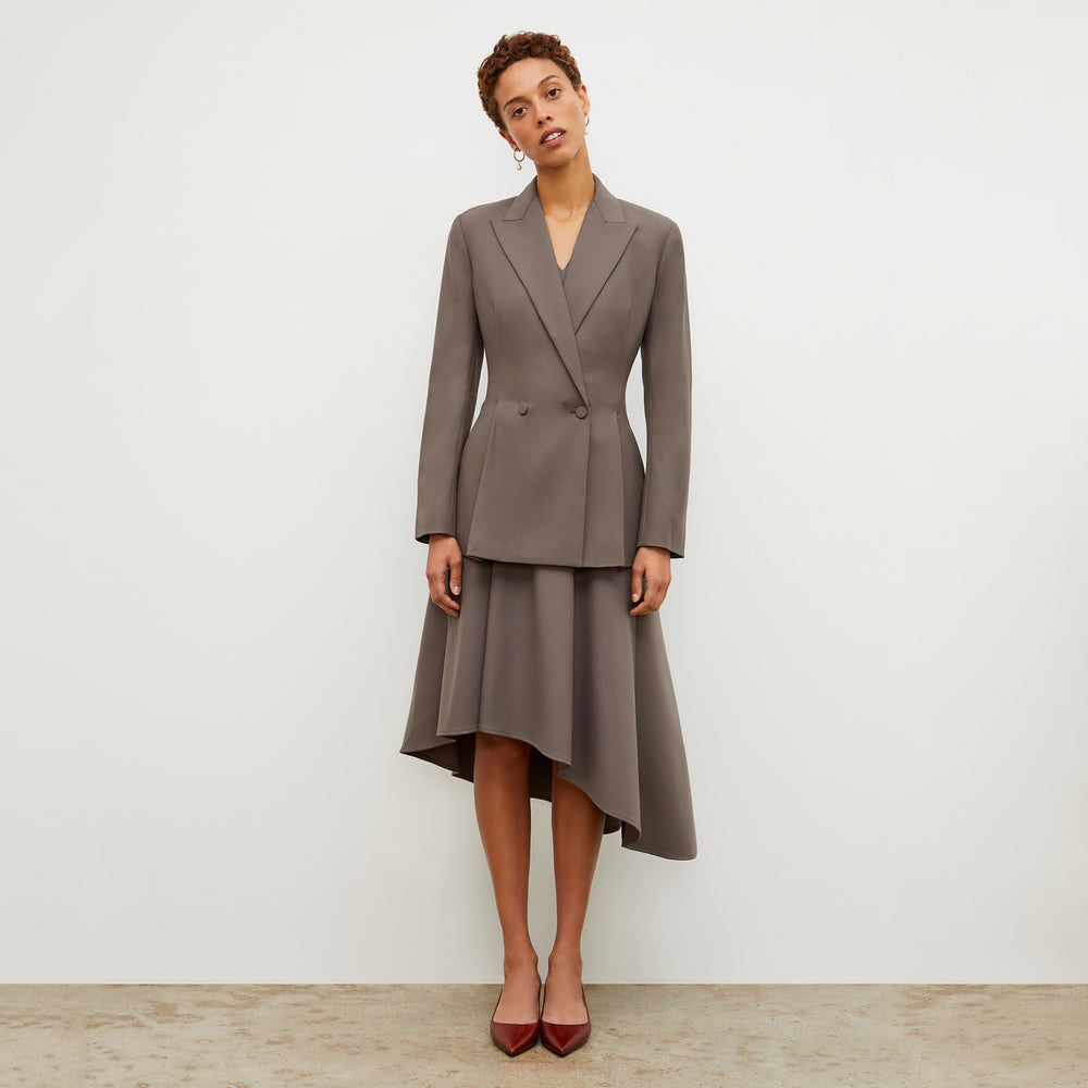Front image of a woman wearing the Melrose Pant - Sharkskin in Mink