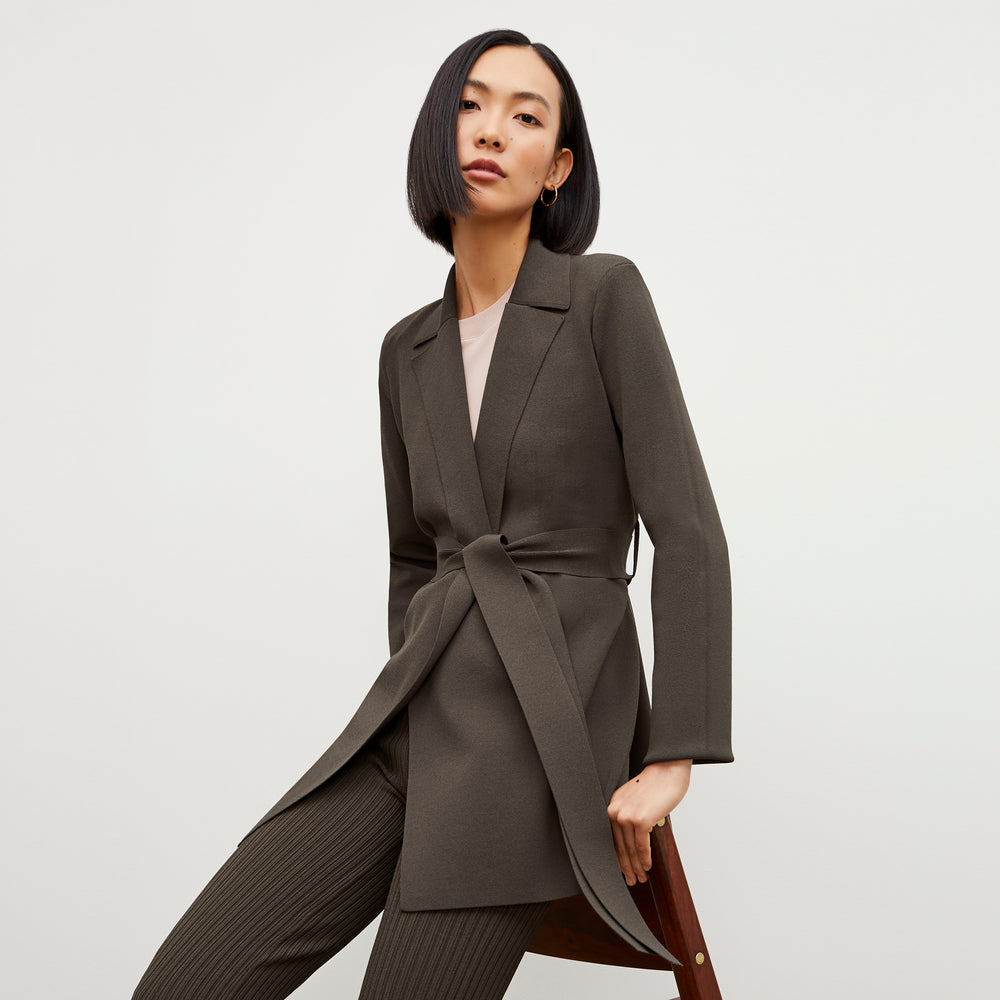 Side image of a woman wearing the Finley Stretch Pant - Ribbed Jardigan Knit in Ash