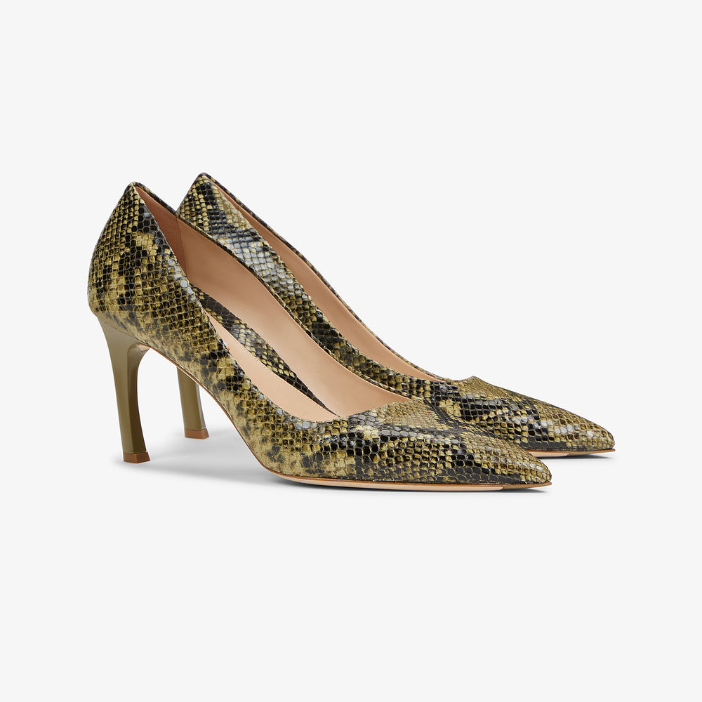 Packshot image of the Ginger Pump in Black / Olive