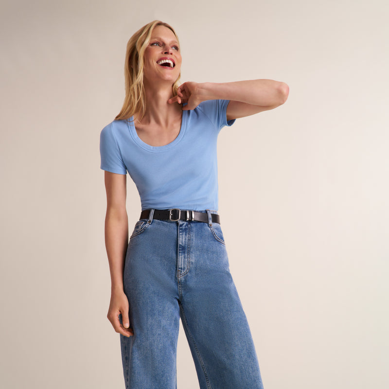 Avi Scoopneck T-Shirt