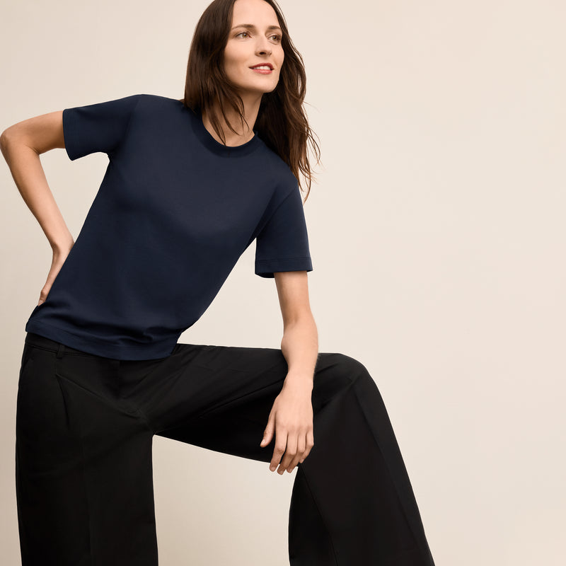 Leslie Classic T-Shirt