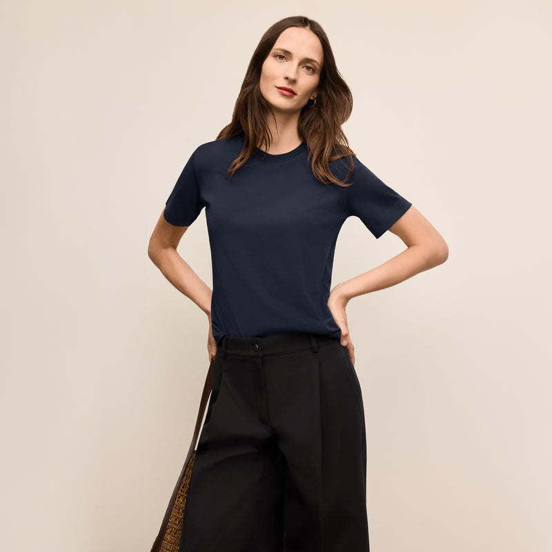 Leslie Classic T-Shirt