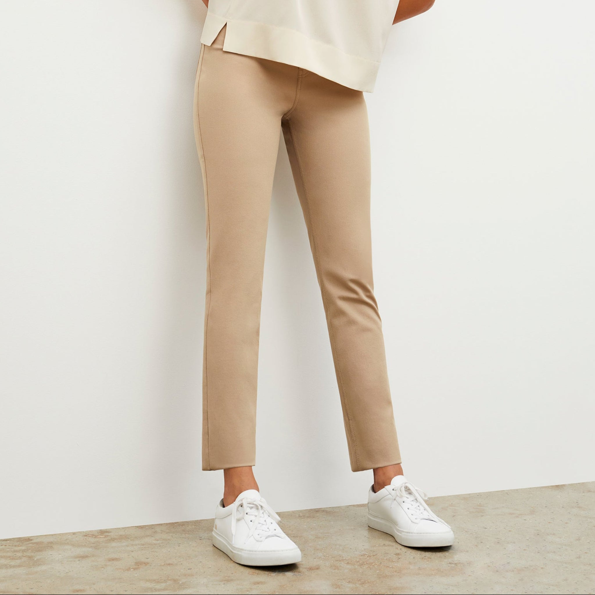 Front image of a woman wearing the Hockley Jean in Fawn 