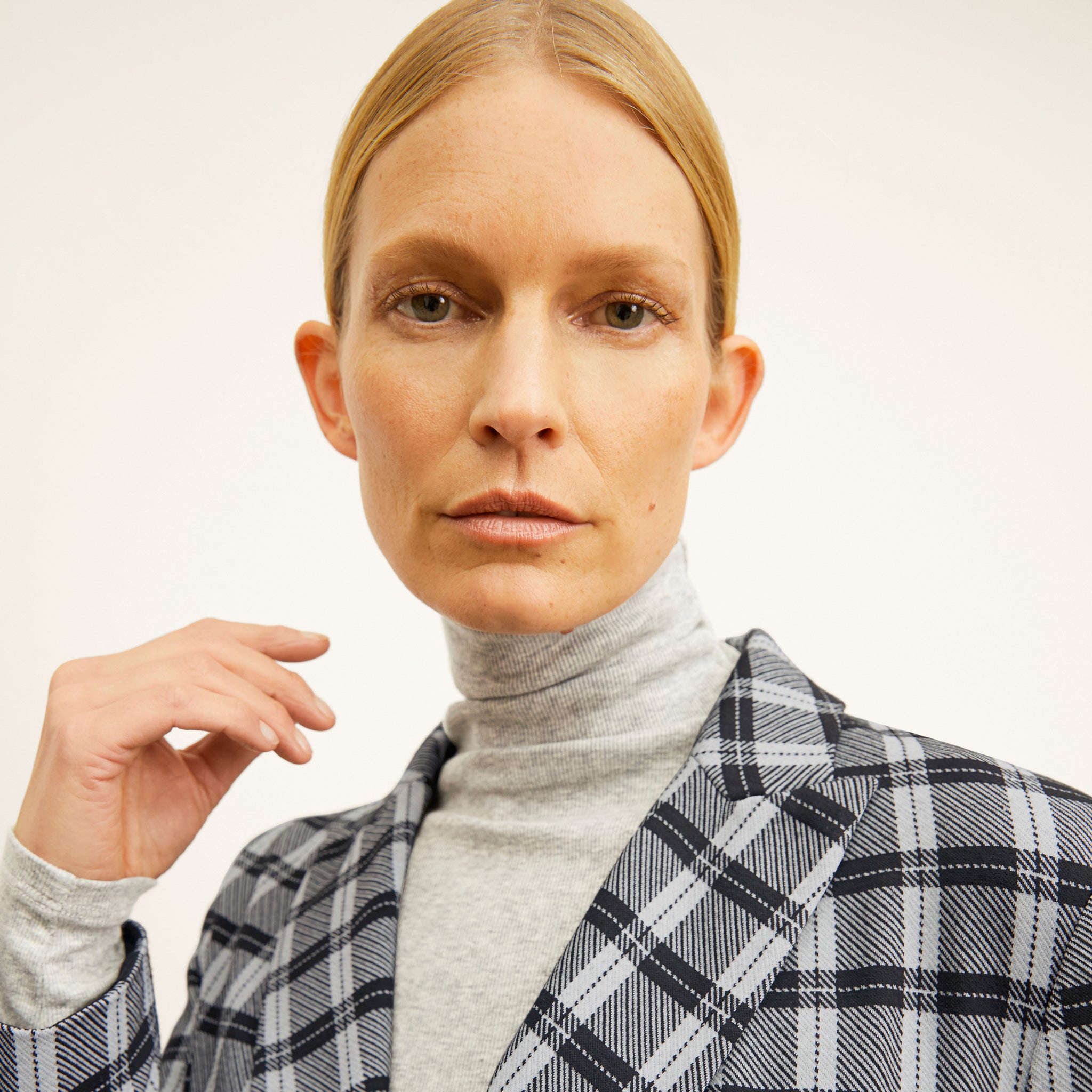 Detail image of a woman wearing the O'Hara Blazer