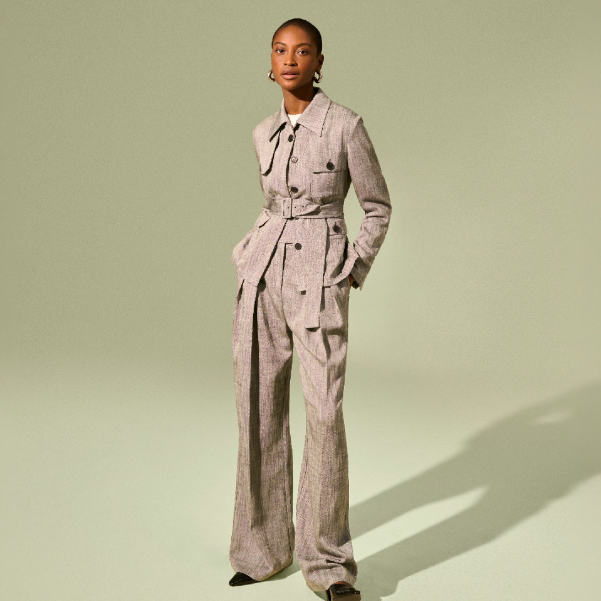 Image of a woman wearing the Bronny pant 
