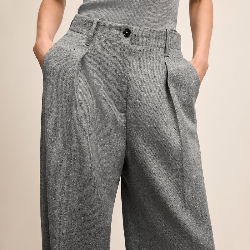 Zuri Pleated Trouser