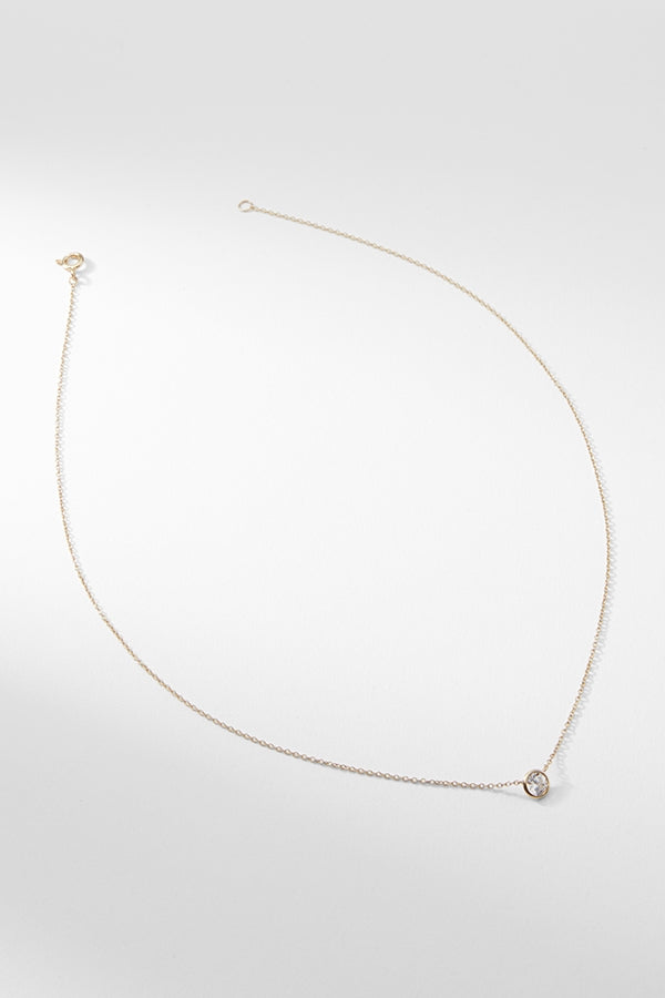 still image of the single bezel necklace