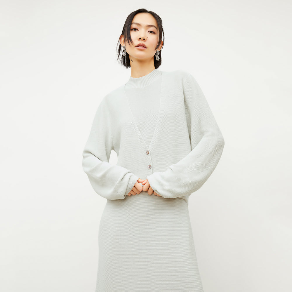 Front image of a woman wearing the Felda dress in Air