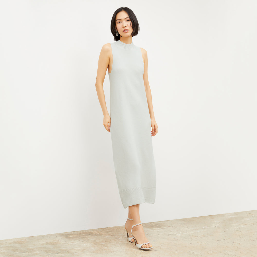 Front image of a woman wearing the Felda dress in Air
