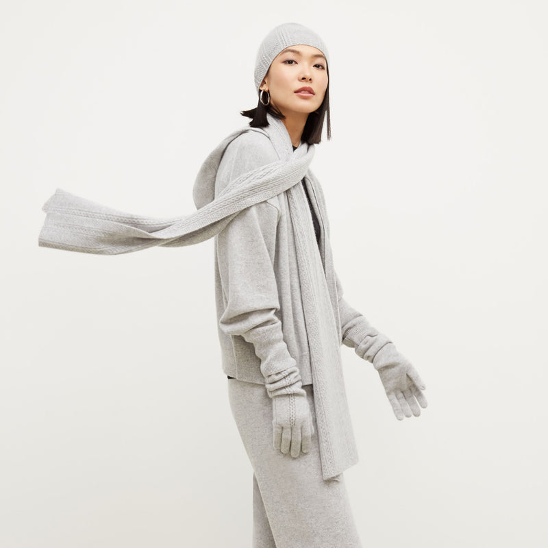 Circle Cable Gloves