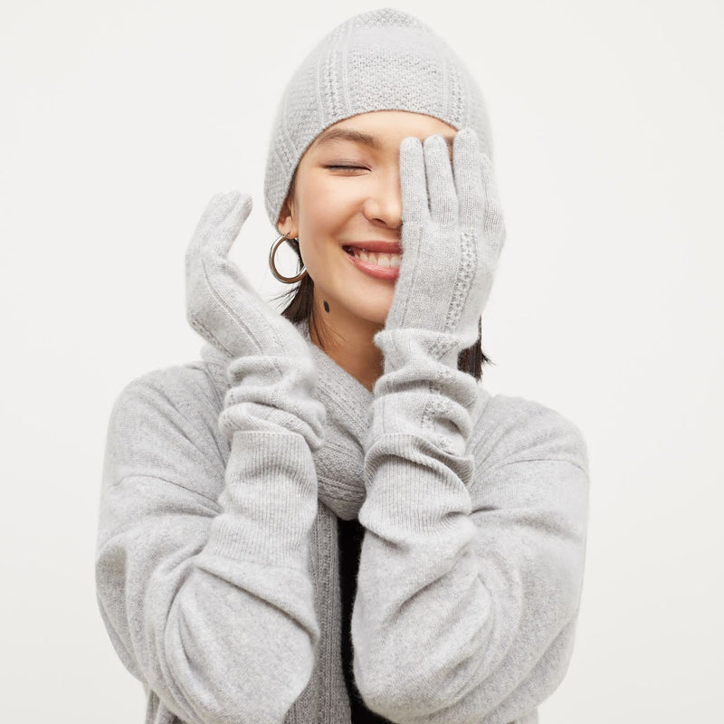 Circle Cable Gloves